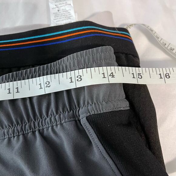 Second Skin Black Athletic Stretch Lined Performance Running Shorts Size Small - Picture 2 of 7